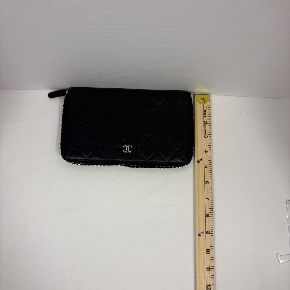 Chanel WOC Wallet On Chain Black Quilted Lambskin Silver CC Logo Zip Around - Picture 10 of 16